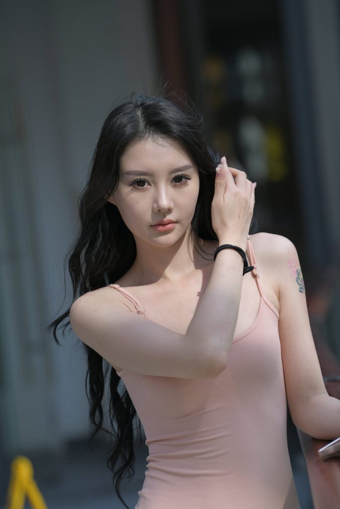 一只麋鹿摄影作品 – 粉色长裙美女 [442P-9.30GB]