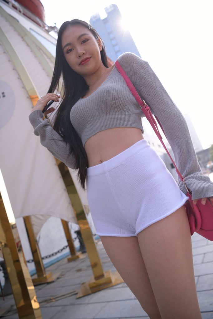 不吃鸡蛋街拍作品 – 白色热裤美女 [980P-22.5GB]