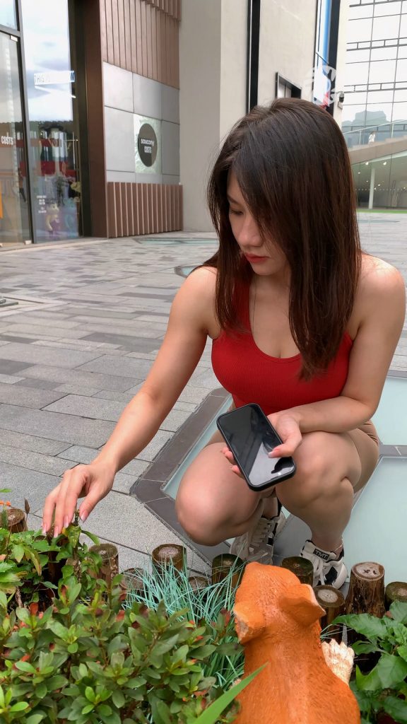 一始街拍作品 – 褐色瑜伽短裤美女 [MP4-10.4GB]