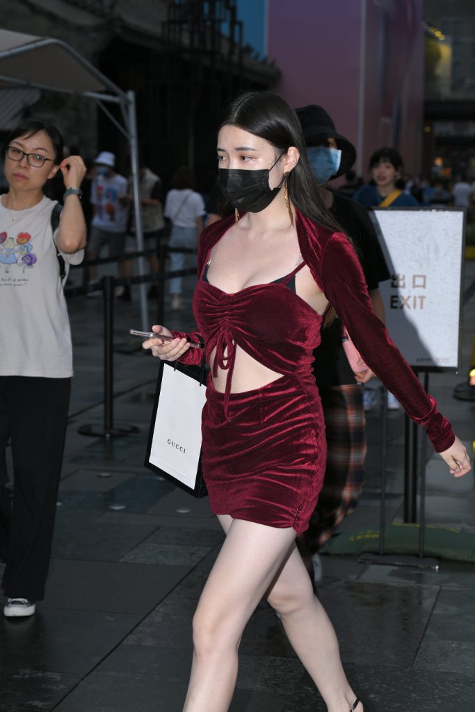 红裙美女 [233P2V-8.16GB]