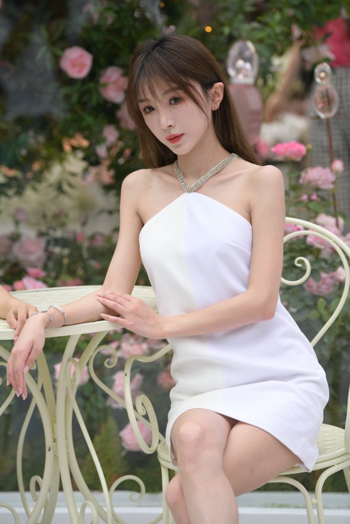 甜美白色连衣裙 [77P-1.56GB]