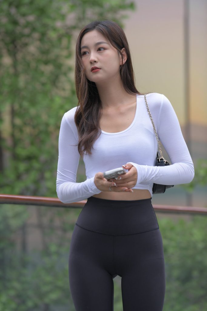 一始街拍作品 – 黑色瑜伽裤美眉 [650P1V-24.2GB]