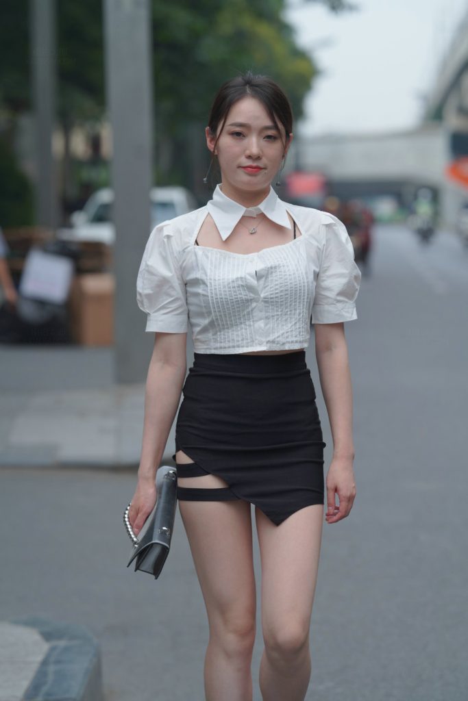 黑白搭配魅力短裙 [589P1V-19.7GB]