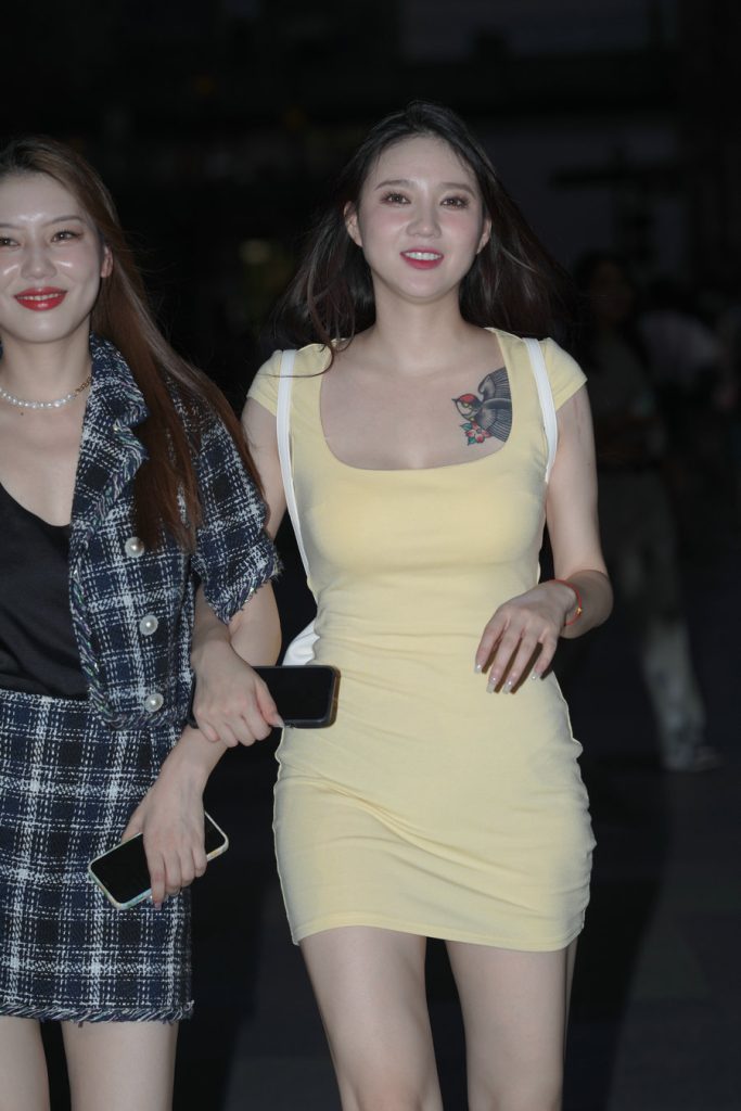 黄色紧身包臀裙美腿 [120P1V-1.52GB]
