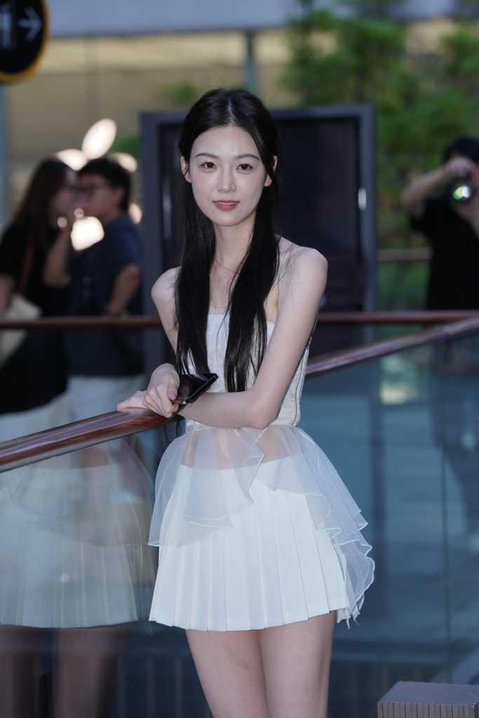 甜美白色套装裙 [112P-1.72GB]
