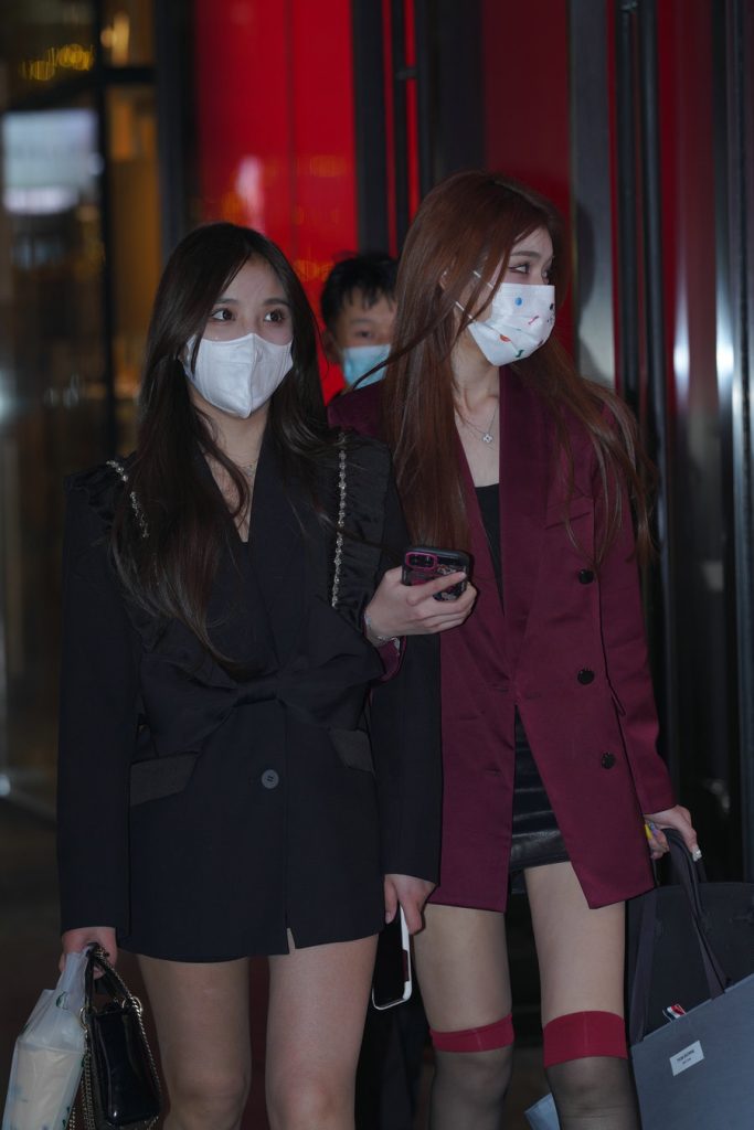 黑丝短裙小姐姐 [110P1V-1.56GB]