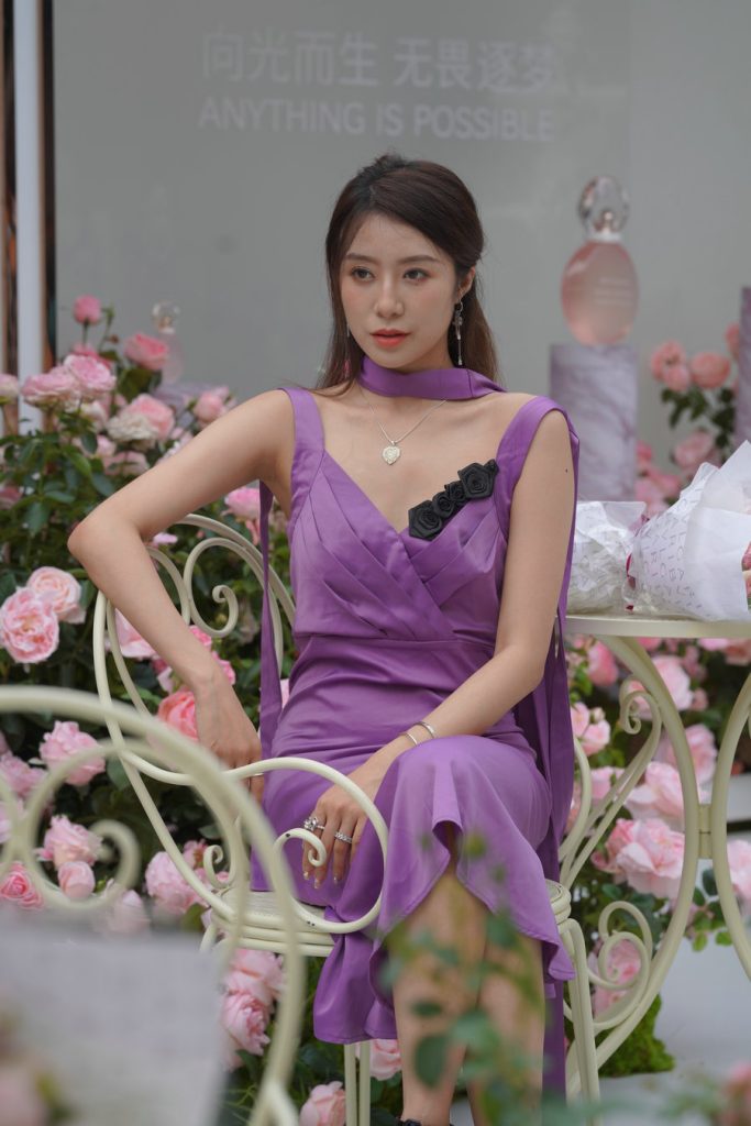 气质女神 [63P3V-877MB]