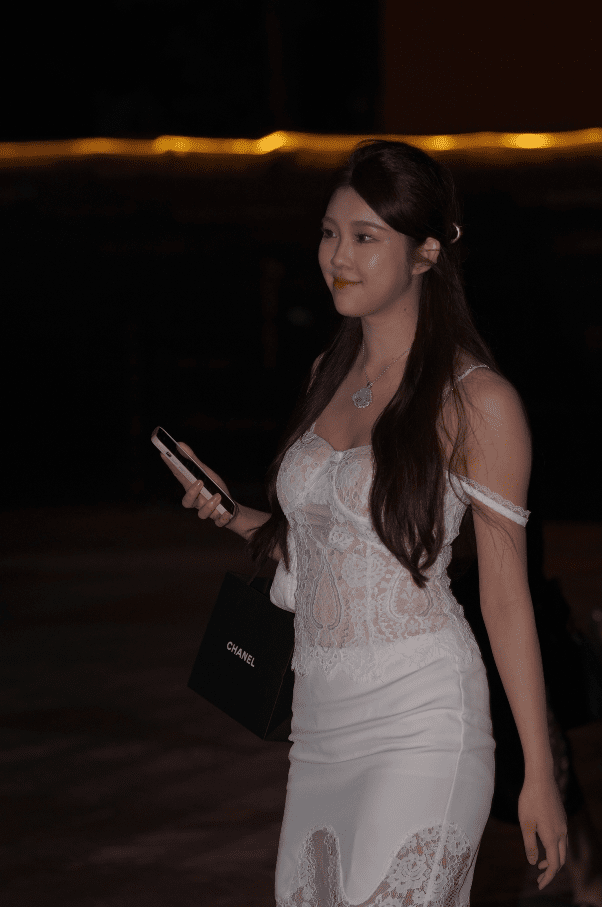 青春靓丽白色裙装 [169P-2.33GB]