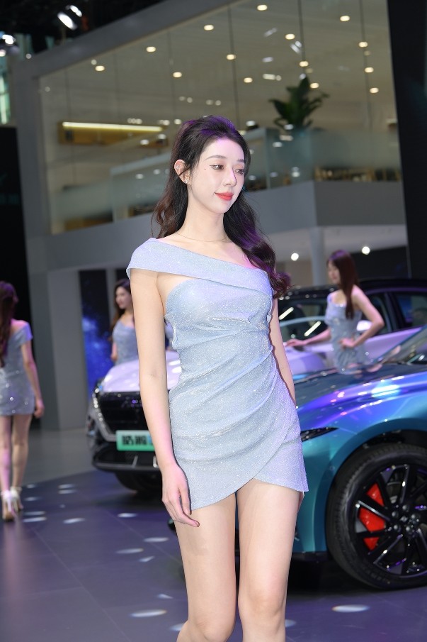 灰色修身裙 [116P-2.83GB]