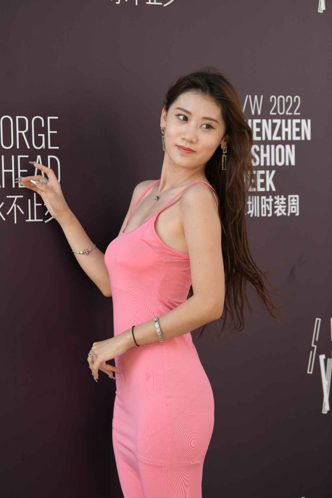 优雅粉色长裙 [250P-5.26GB]