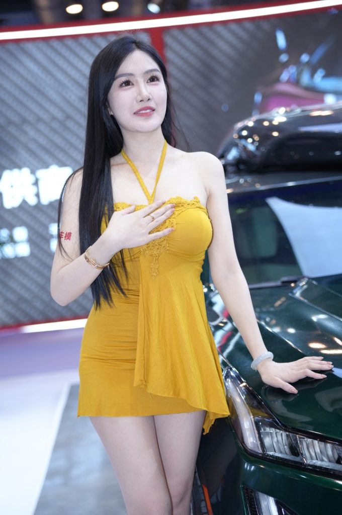 亮黄色连衣裙李青青 [29P3V-3.03GB] 